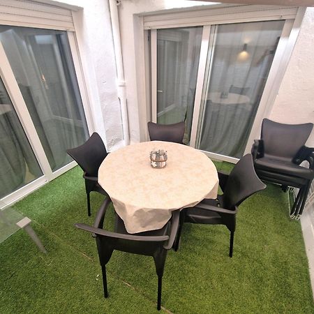 Apartamentosbiamar กัมบริลส์ ภายนอก รูปภาพ