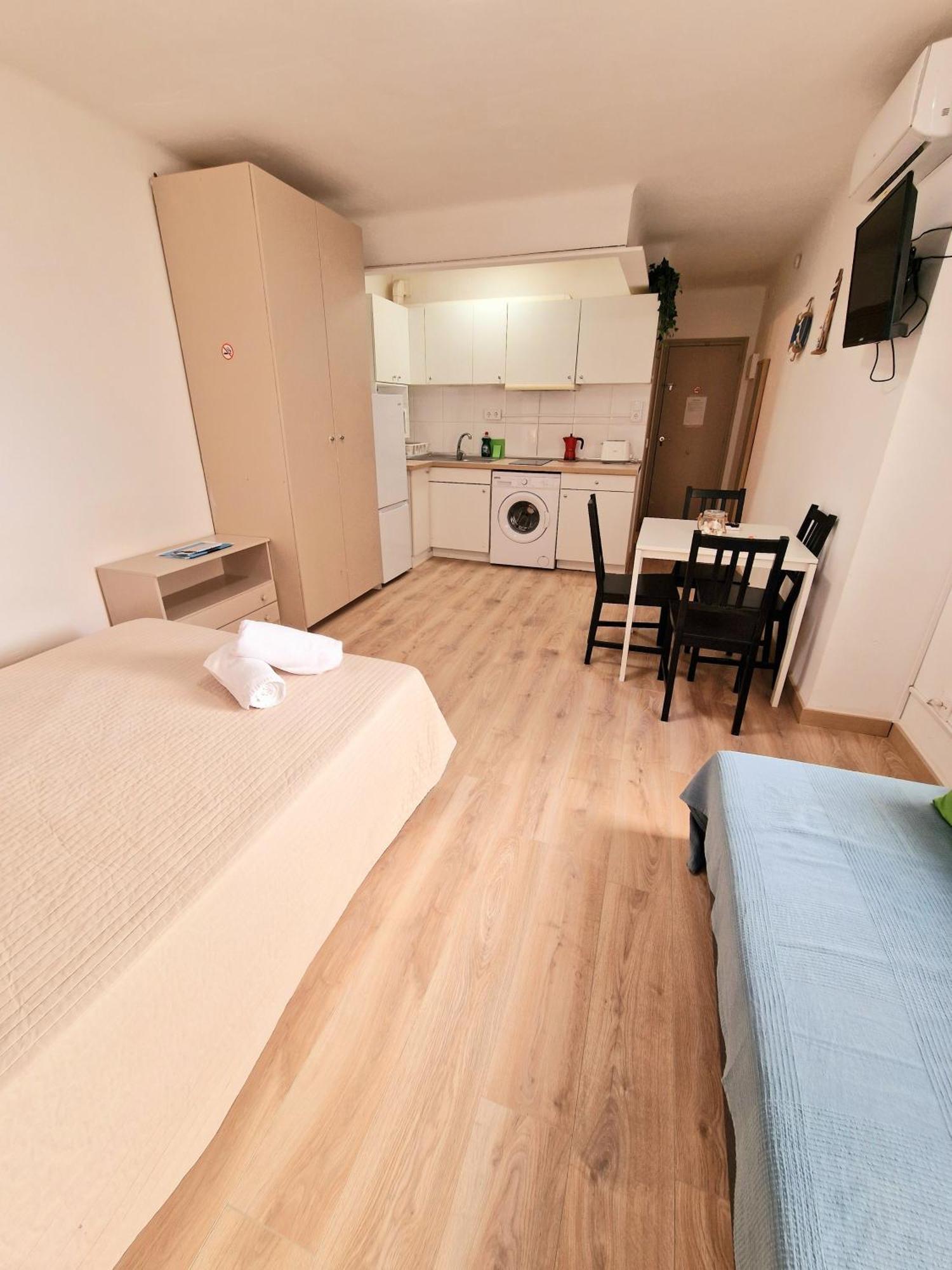 Apartamentosbiamar กัมบริลส์ ภายนอก รูปภาพ